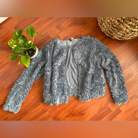 H&M Faux Fur Bomber Jacket - Picture 2 of 5